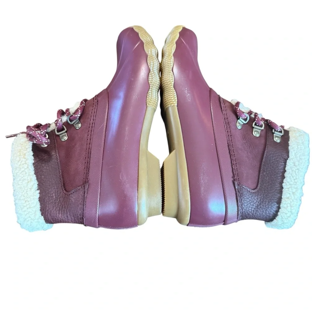 Sperry Saltwater Alpine Bootie Size 9